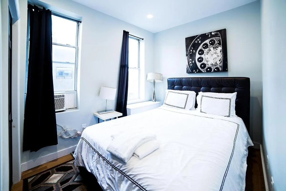 Newly Renovated Heart Of Lower East Side 2Br 1Ba, 5 Min Walk To Soho, 1 Block To Whole Foods, Washer Dryer! New York 0*,  USA